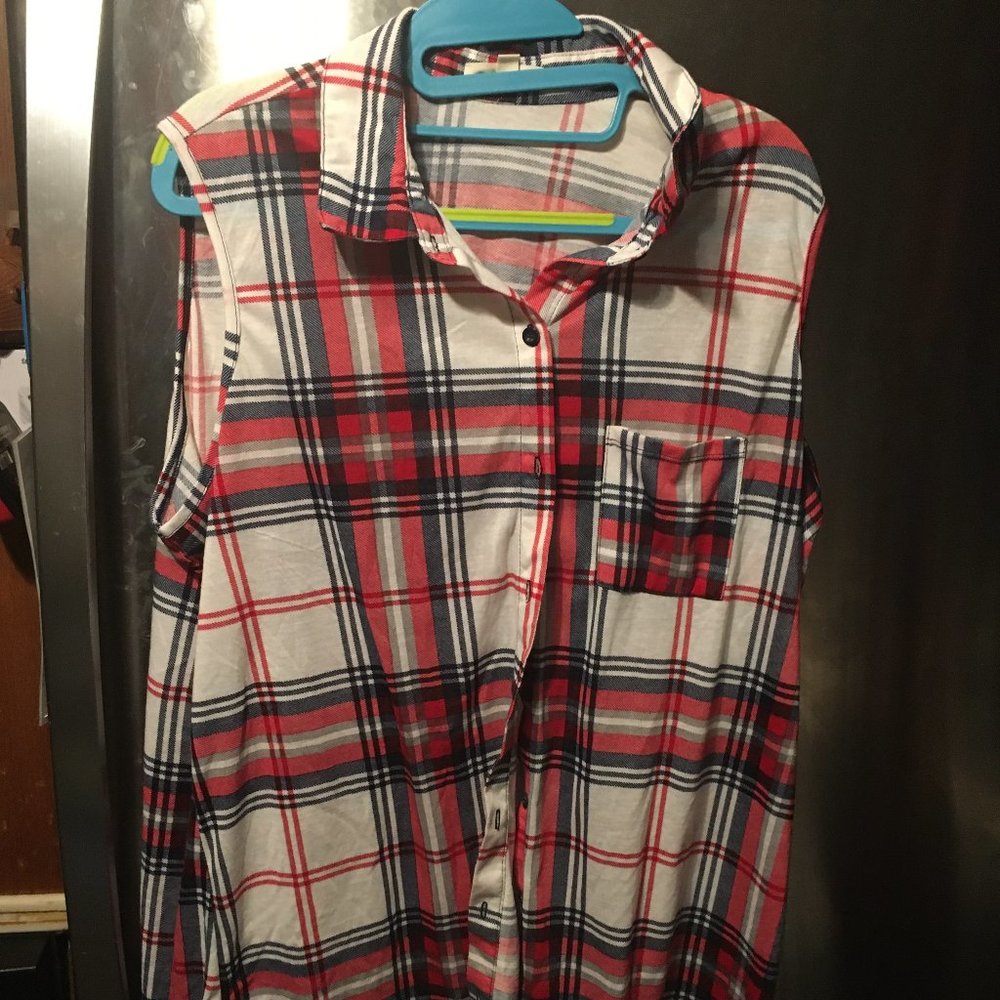 🇺🇸Me & U Patriotic Plaid Shirt - 386 $12 FIRM🎉
